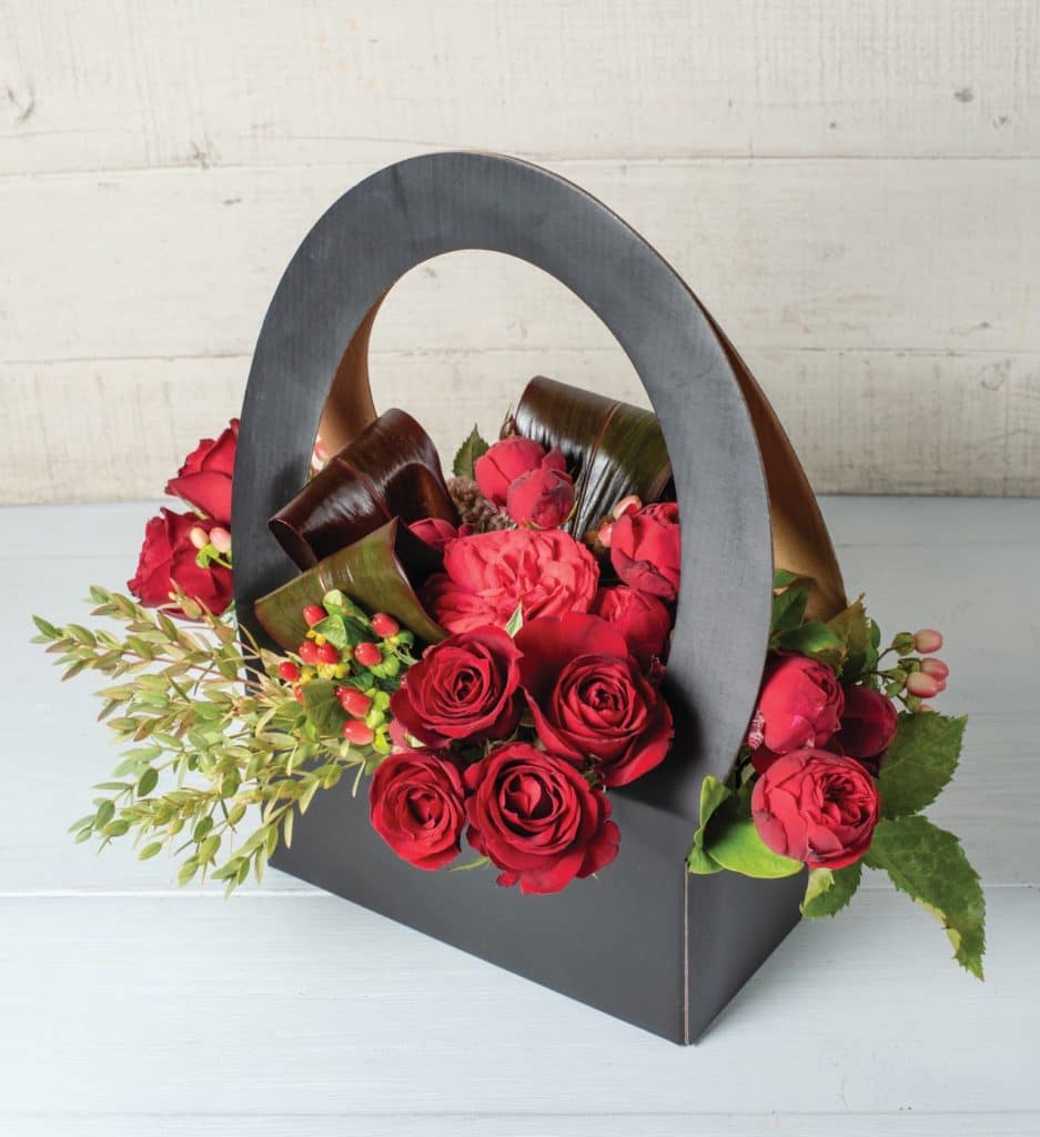 Delightful 2-in-1 Cupcake Bouquet for Mother's Day, image size:937x1024